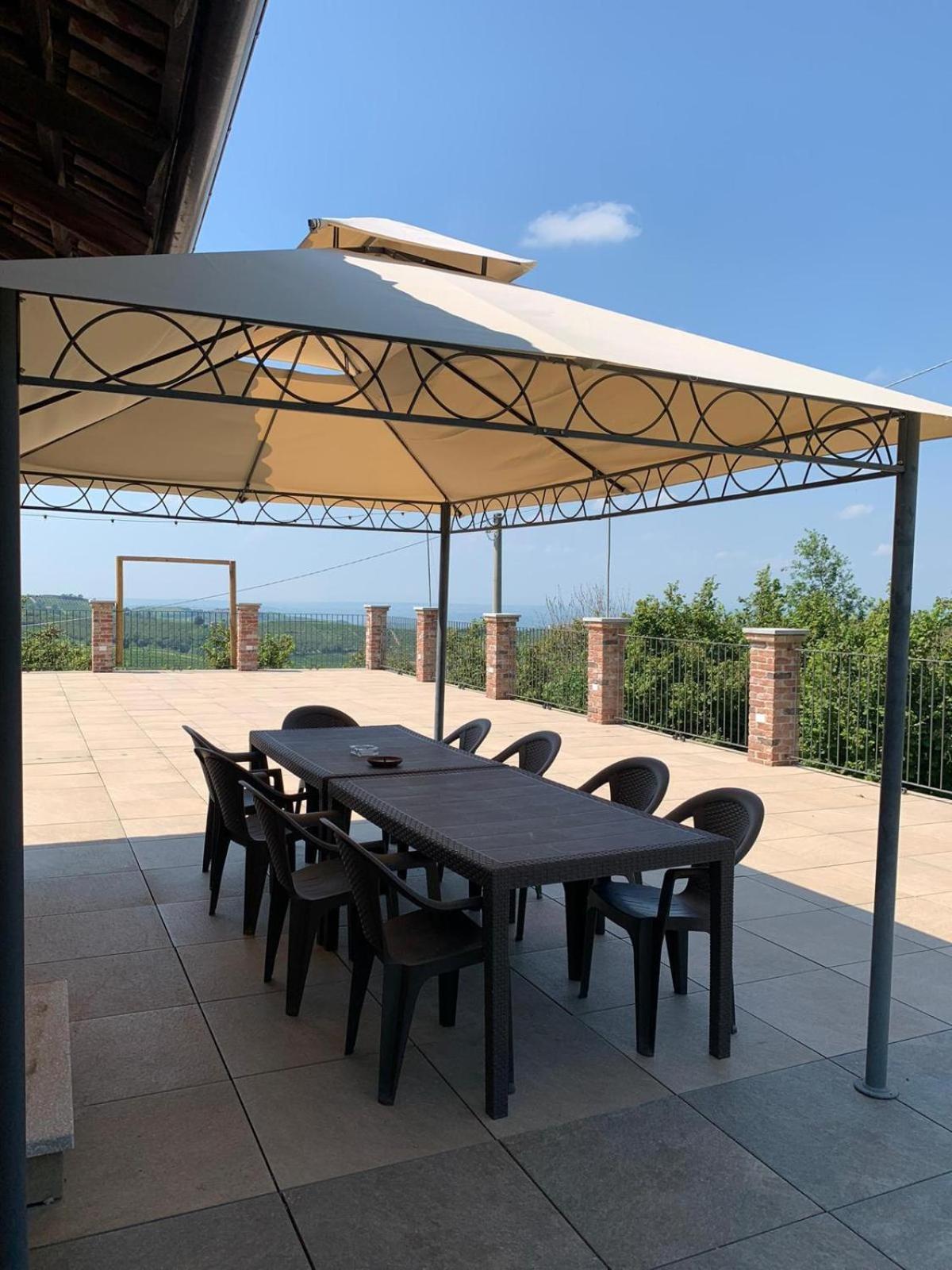 Agriturismo Cascina Anri Mango Zewnętrze zdjęcie