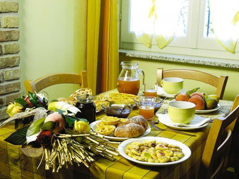 Agriturismo Cascina Anri Mango Zewnętrze zdjęcie